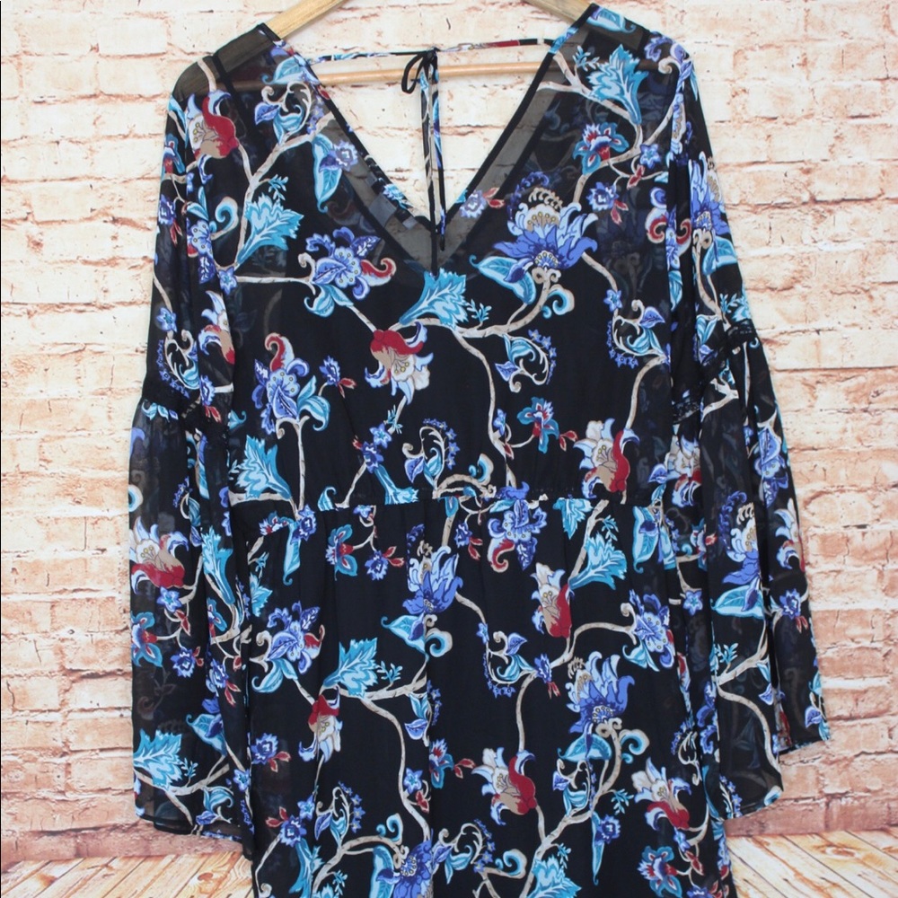 WHBM | Bell Sleeve Floral Printed Dress - Picture 3 of 10